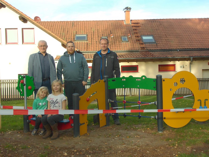 Neues Spielgerät für den Kinderspielplatz „Im Grund“ in Großenhausen
