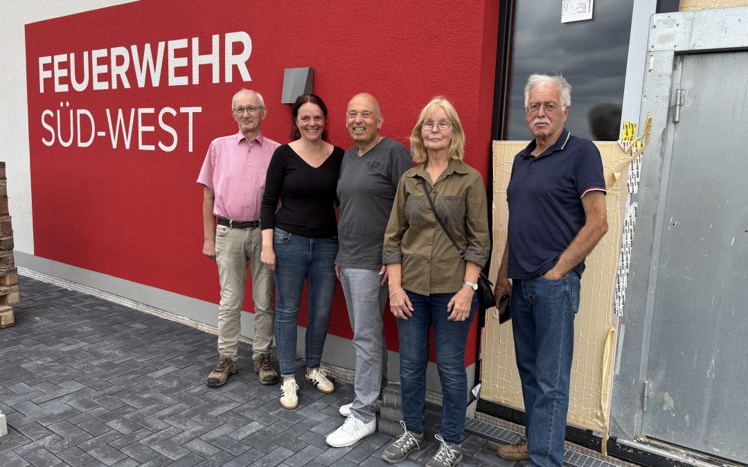 Bürgerliste/FWG Linsengericht mit Bürgermeisterkandidatin Nicole Dein besichtigen neues Feuerwehrgebäude Südwest in Großenhausen
