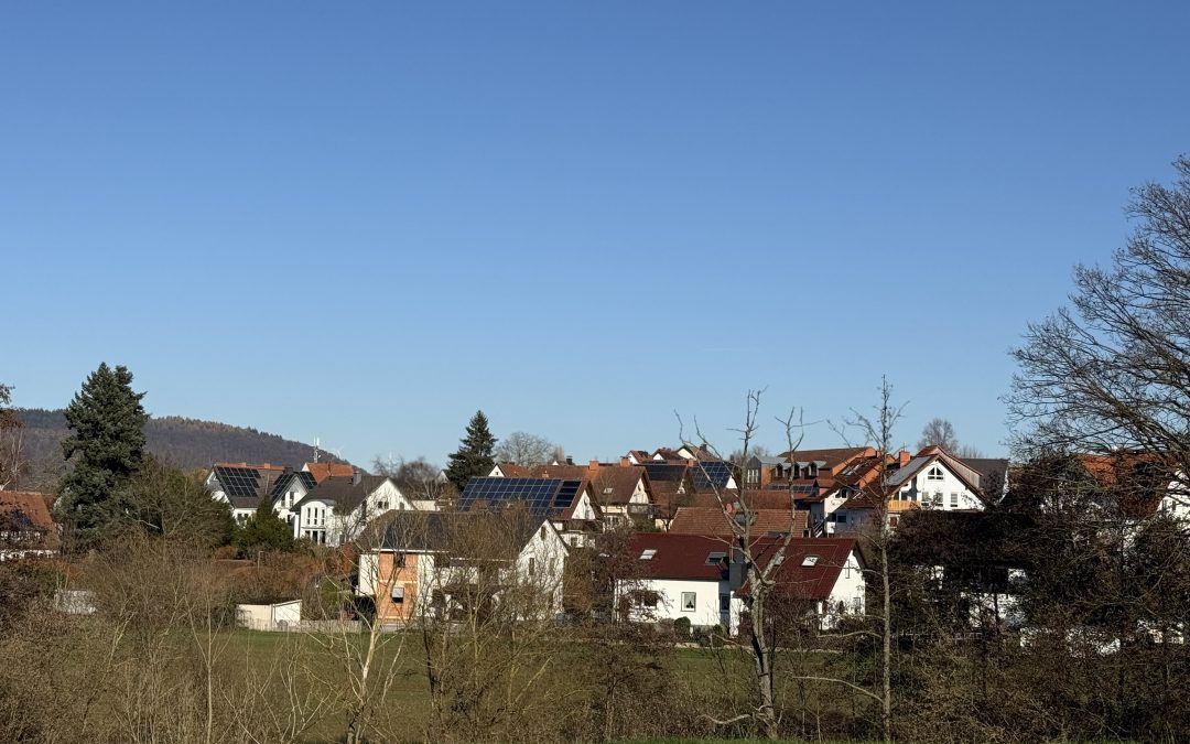 Bürgerliste / FWG Linsengericht: Antrag auf Förderung für den Bau von Photovoltaik-Dach- und Fassadenanlagen, Solardachziegeln sowie kompakte Anlagen, Balkonanlagen auf privaten Bestands- und Neubauten, sowie Förderung von Stromspeichern